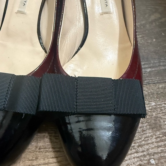 Roberto Festa size 39 (8.5) near new condition Burgundy and Black bow front heel - Picture 3 of 11
